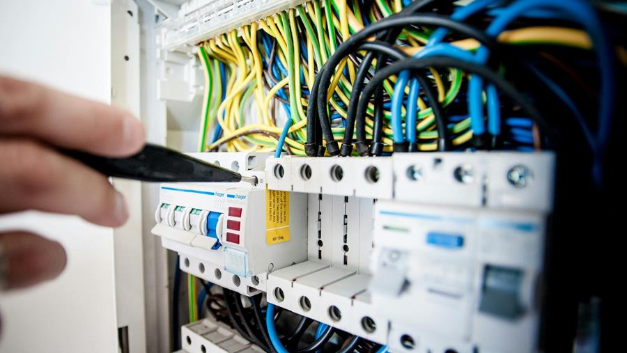 Een warmtepomp correct elektrisch aansluiten doe je zo