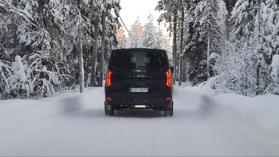 Ford E-Transit Custom: plus d’autonomie, charge plus rapide et AWD